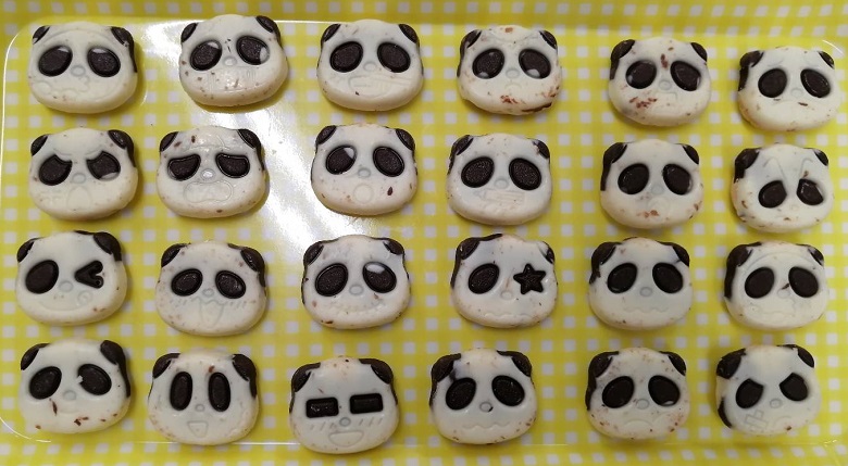 さくさくパンダ大量開封 ハートのパンダを見つけよう お菓子で 瞬感happy 第３弾 お菓子と わたし