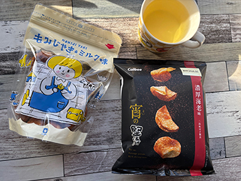 宵の堅あげポテト 濃厚海老味、もみじやきミルク味