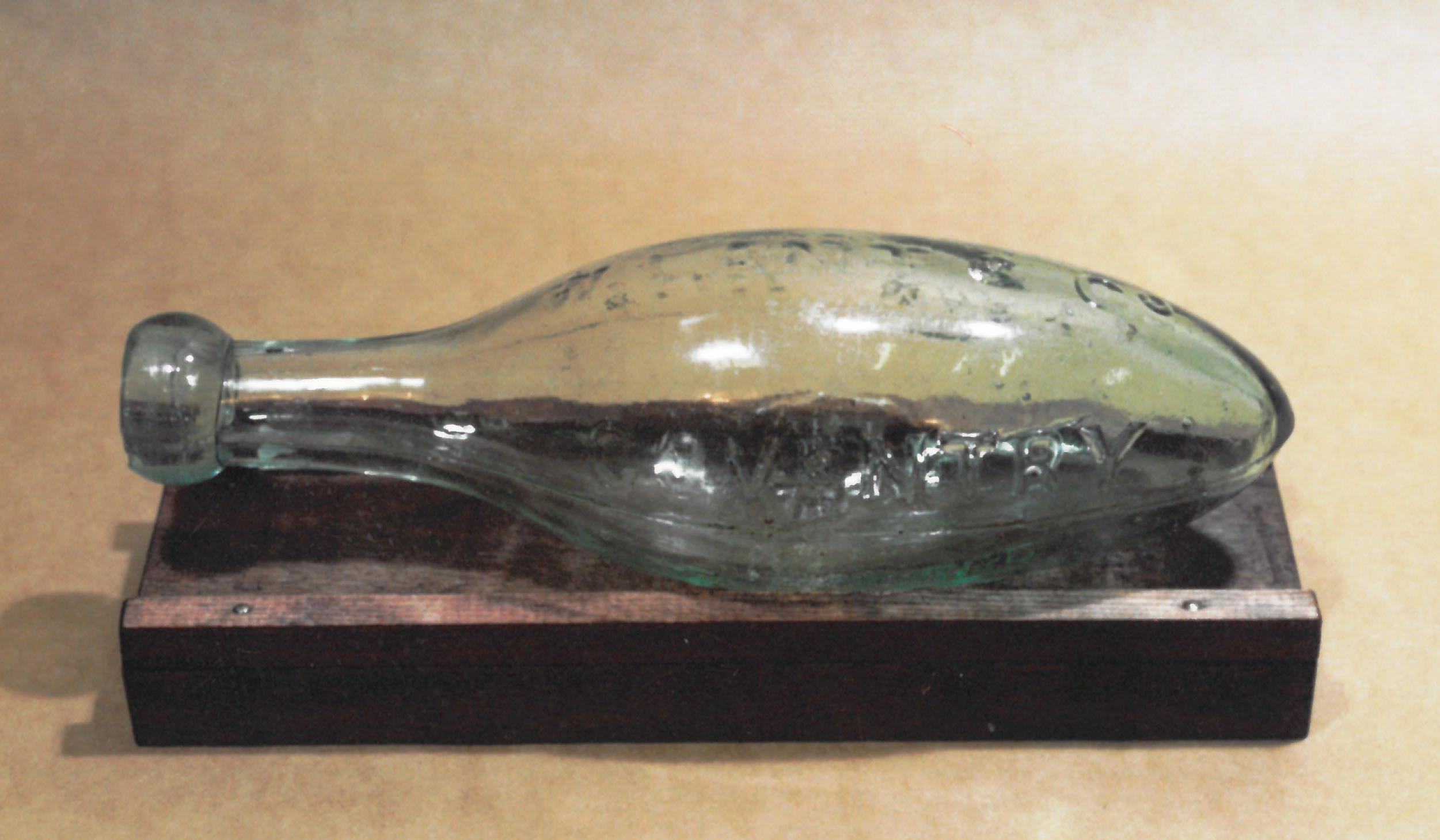 きゅうり型ガラス瓶