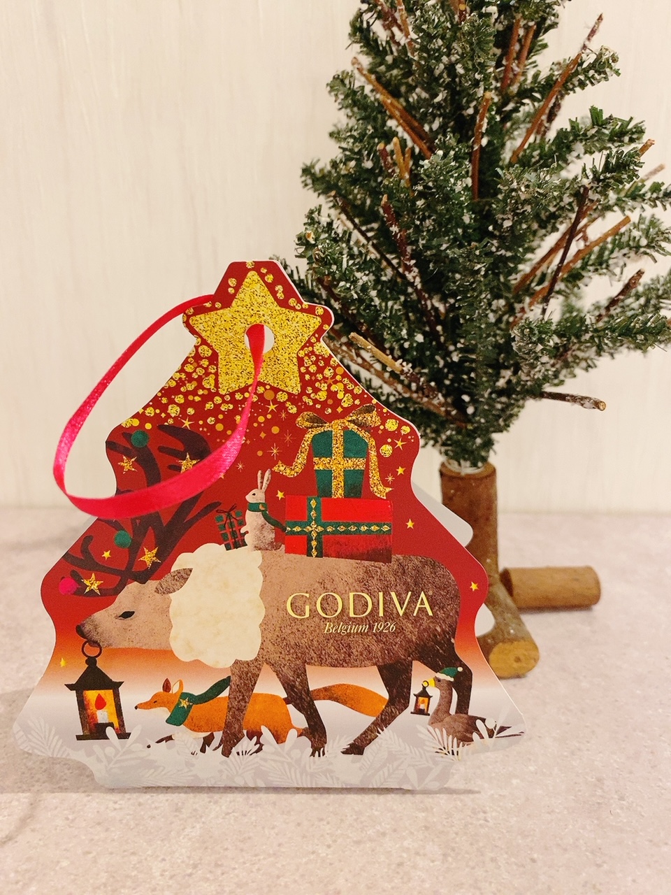 ゴディバ「星降る森のクリスマス　Gキューブ２粒入り」