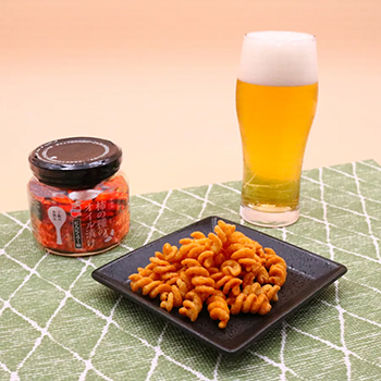 柿の種のオイル漬け味のスナックです。